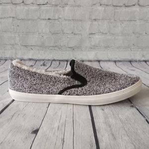 EUC Old Navy black & white shoes - 9